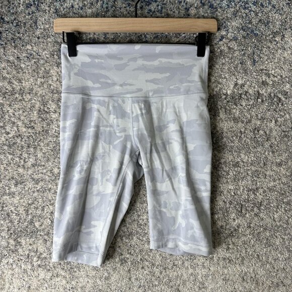 Lululemon Shorts Womens 6 Gray Camo High Rise Bike Biker Athletic Gym Yoga - Picture 1 of 8